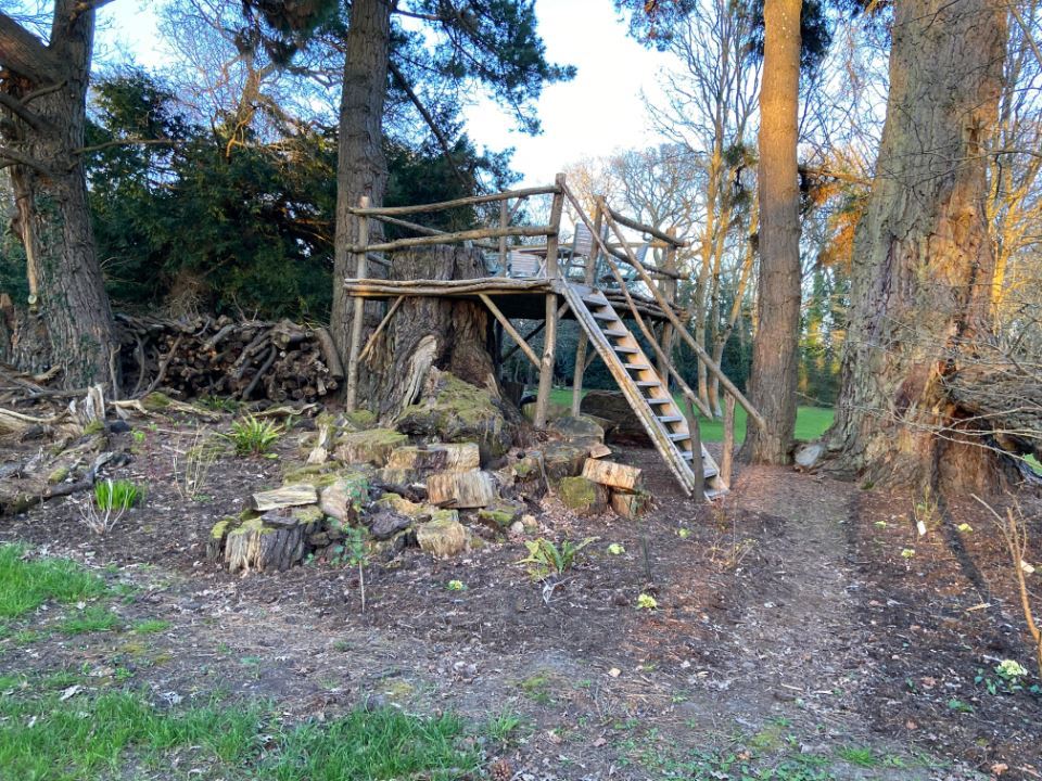ferns-lodge-spring-tasks-meet-neighbours-6